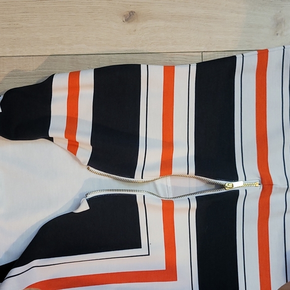 H&M Form-fitting midi dress. SIZE SMALL - Picture 4 of 4